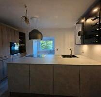 Top modernisierte 3-Zimmer-Wohnung plus 30m2 Maisonette - Hennef (Sieg)