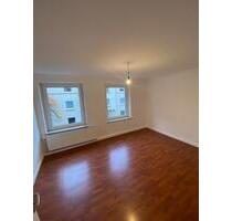 Helle 2-Zimmer-Wohnung mit Wohnküche in zentraler Lage – Bunsenstraße 99, 45145 Essen (1. OG)