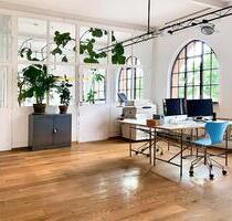 Schöner Arbeitsplatz in hellem, renoviertem Design-Büro KA-West - Karlsruhe Mühlburg