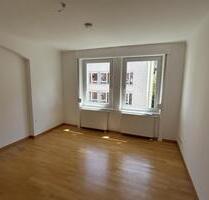Sonnige 2,5-Zimmer-Altbauwohnung mit Balkon nahe dem Marienplatz - Stuttgart Stuttgart-Süd