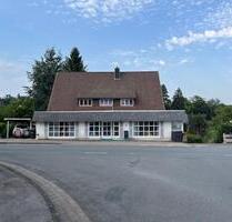 Landhaus in Holzminden-Neuhaus - 1.500,00 EUR Kaltmiete, in Holzminden (PLZ: 37603)