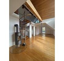 Exklusive, renovierte 2-Zimmer-Maisonette-Wohnung mit geh. Innenausstattung mit Dachterasse und EBK - Frankfurt am Main Bonames