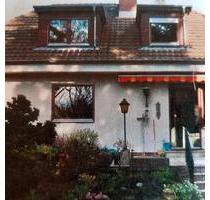 Lichtenrade, DG- Wohnung im 2-Fam.haus an Frau ab 50 Jahren - Berlin Tempelhof-Schöneberg