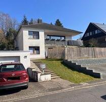 Haus - zentral auf dem Land - 440.000,00 EUR Kaufpreis, in Much (PLZ: 53804)