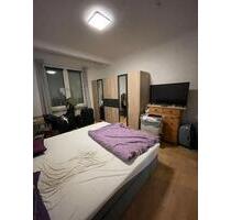 Top 2-Zimmer-Wohnung mit Einbauküchen und Balkon! - Nürnberg Sankt Leonhard