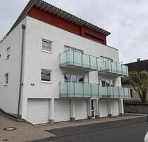 Moderne Penthouse-Wohnung mit Balkon, Aufzug und Stellplatz - Altenkirchen (Westerwald)