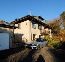 Charmante Dachgeschosswohnung mit eigener Terrasse - Wickede (Ruhr)