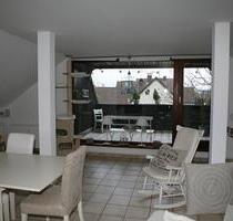 schöne helle 3 Zimmer Dachgeschosswohnung mit Dachlogia und EBK - Bielefeld Heepen