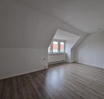 Schnuckelige 2-Zimmer im Dachgeschoß mit Tageslichtbad300 € Weihnachtsgutschein bis 31.12.2025 - Torgau
