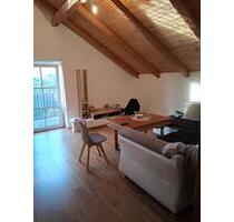 2-Zimmer Dachgeschosswohnung mit Galerie und Balkon in Edling