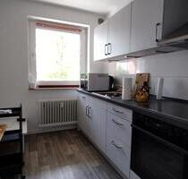 2- Zimmerwohnung mit Einbauküche und Balkon frisch renoviert ! - Wittmund
