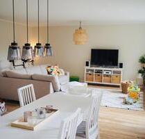 Helle 4 Zi Wohnung in Rahlstedt mit eigenem Garten - Hamburg Wandsbek