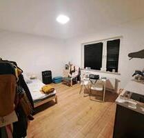 1 oder 2 Zimmer zu vermieten-Ostheim - Köln Kalk