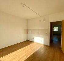 Große Singelwohnung im Erdgeschoss! - Oschersleben (Bode)