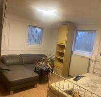 Möblierte Einliegerwohnung in Brunnthal bei München