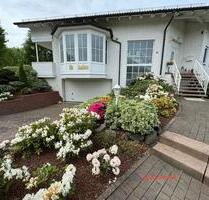 3 Zimmer mit Einbauküche, Terrasse, Tageslichtbad und Parkplätzen - Bad Wildungen