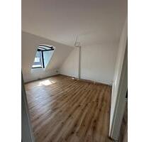 Vorankündigung! Exklusiv sanierte 2-Zimmer DG Wohnung privat! - Bremen
