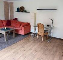 Sehr dörfliche 2-Zimmer-EG-Wohnung mit eigenem Zugang, Einbauküche, Garten, Terrasse u. Kfz.-Platz - Hessisch Oldendorf