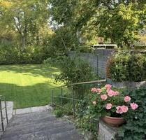 Einzigartig: Großzügige, sanierte Wohnung mit eigenem Garten und moderner Ausstattung - Berlin Tempelhof-Schöneberg