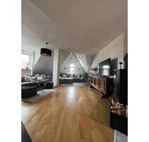 Helle 4-Zimmer-Maisonette mit Balkon, 2 Bädern & großer Küche - Nürnberg Rabus