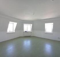 4-Zimmer Wohnung im 3. OG der Dr.-Külz-Str., Meerane, verfügbar ab sofort!