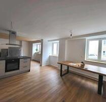 3 Zimmer EG-Wohnung im Zentrum von Beratzhausen - kernsaniert