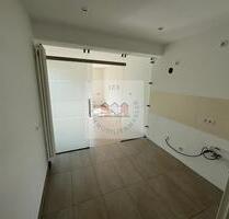 Neu mit großem Balkon - 275,00 EUR Kaltmiete, in Zwickau (PLZ: 08056)