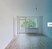 Renoviert: Große 3-Zimmer-Wohnung mit BALKON und EINBAUKÜCHE - Rendsburg