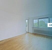 Großzügig geschnittene 4-Zimmer-Wohnung mit BALKON und 2 BÄDERN - Paderborn