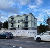 Neubau Erstbezug: Stilvolle Erdgeschosswohnung mit Einbauküche von 