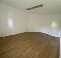 Büro Kosmetikraum in Friseursalon zu vermiten - Straßkirchen