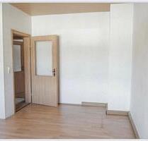 3 Zimmer Wohnung in Gräfenthal - 380,00 EUR Kaltmiete, ca.  68,00 m² in Gräfenthal (PLZ: 98743)