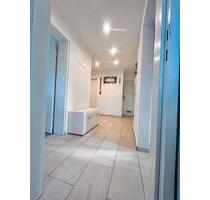 Moderne 3 Zimmer Wohnung+BALKON+EINBAUKÜCHE+GARTEN+RUHIGE LAGE - Leonberg