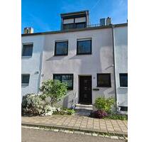Haus zur Miete - 1.650,00 EUR Kaltmiete, ca.  129,00 m² in Oberasbach (PLZ: 90522)