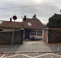 Grundstück 682qm in Ensheim m.Haus (Bj.ˋ54´64, Sanierungsbedarf) - Saarbrücken