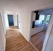 Erstbezug nach Top-Sanierung mit Einbauküche + Parkett + Balkon - Magdeburg Leipziger Straße