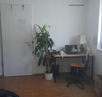 Untermiete | Zimmer - 360,00 EUR Kaltmiete, ca.  80,00 m² in Freiburg im Breisgau (PLZ: 79106) Brühl