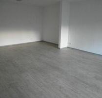 Ruhig im Zentrum! 1,5 - 2 Zi.-Whg. mit Badewanne, Balkon, hochwertiger Einbauküche und Kfz.-Platz! - Hameln