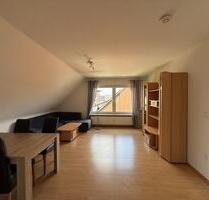 Schöne und gepflegte 3-Zimmer-DG Wohnung mit Einbauküche - Neustadt am Rübenberge