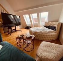 Loftzimmer mit eigenem Balkon in Penthouse-WG 01.06.25 - 30.07.25 - Berlin Charlottenburg-Wilmersdorf