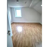 Renovierte 2,5-Zimmer-Dachgeschosswohnung - Höchstadt an der Aisch