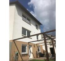 Freistehendes Einfamilienhaus - 349.000,00 EUR Kaufpreis, ca.  140,00 m² in Neunkirchen (PLZ: 66540) Heinitz