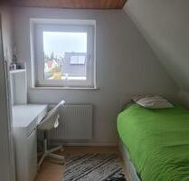 WG-Dachegschosszimmer, komplet möbliert, inkl. Waschküche - Augsburg Lechhausen
