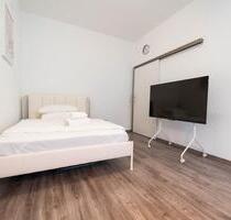 Modern möblierte 1-Zimmer Wohnung in zentraler Lage - ab sofort - Sindelfingen
