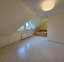 Vermietet wird eine gut geschnitte 1-Zimmer Wohnung in einem ruhigen und gepflegten Mehrfamilienhaus in Gifhorn-Kästorf. Die Wohnung verfügt über ein großes Wohn-Schlafzimmer sowie eine Küche mit...