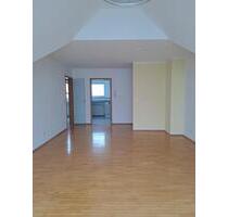 Elegantes Wohnen in Adelsdorf - 870,00&nbsp;EUR Kaltmiete, ca.&nbsp; 77,00&nbsp;m&sup2; in Adelsdorf (PLZ: 91325)