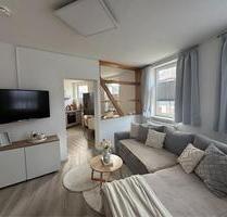 Helle, moderne & neu renovierte 2 Zimmer Wohnung 51qm - Neuhaus am Rennweg