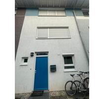 Haus zum Vermieten - 1.800,00 EUR Kaltmiete, ca.  140,00 m² in Heilbronn (PLZ: 74081) Horkheim