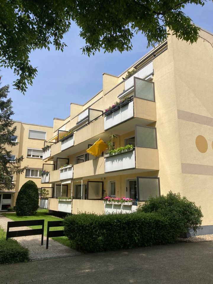 Sonnige 2 Zimmer-Wohnung mit Garage, 2 Balkonen in Ratingen-Mitte