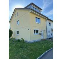 Reiheneckhaus mit 5 Zimmer, Bad, Essecke und Einbauküche - Friedrichshafen